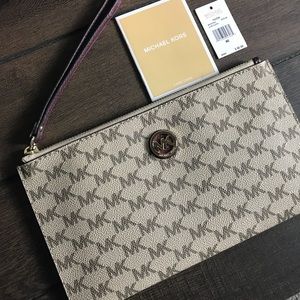 Michael Kors Fulton Wristlet - Like New!